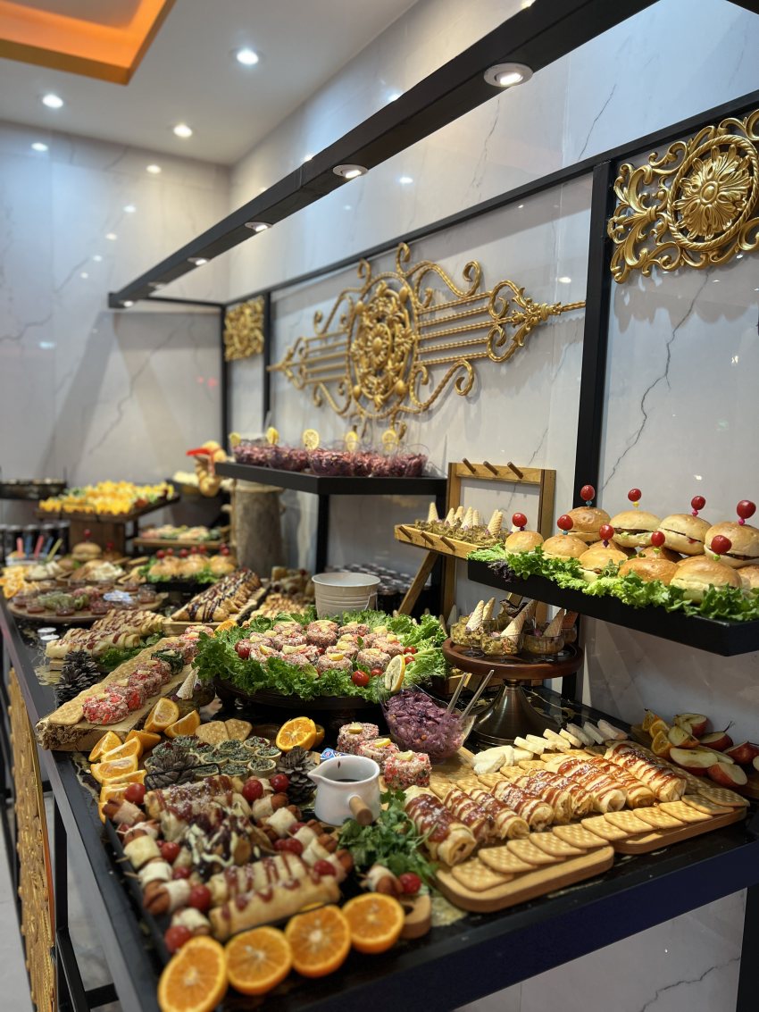 میز خوراکی میز خوراکی