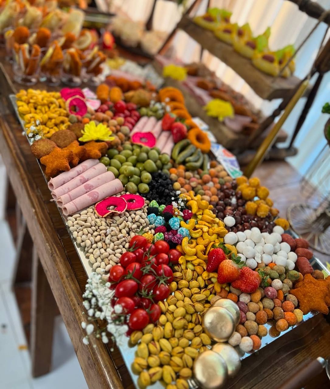 میز خوراکی میز خوراکی